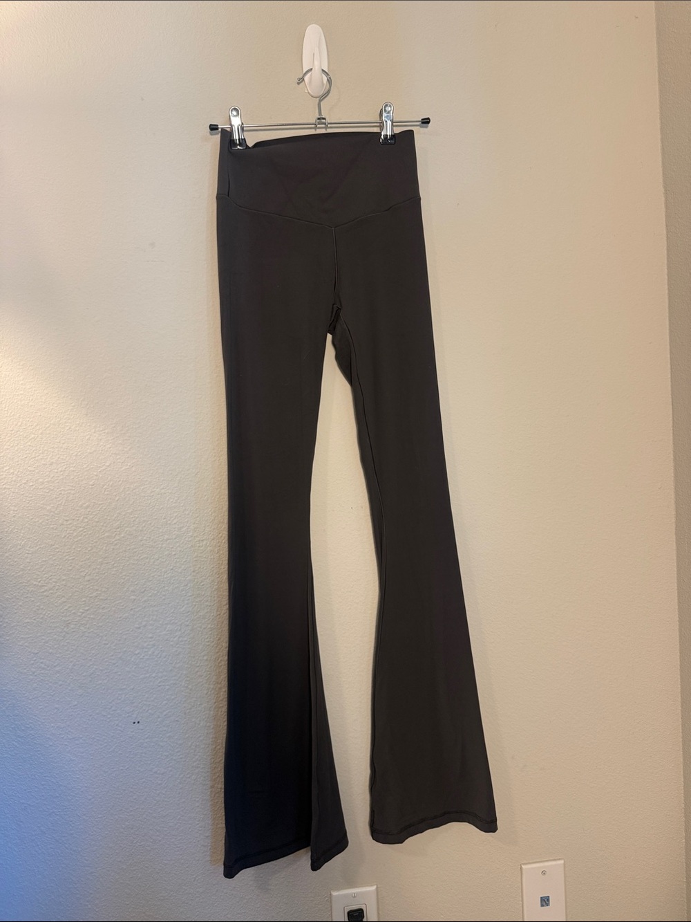 Black High-Rise Flare Yoga Pants Aerie offline real me xtra size small gray